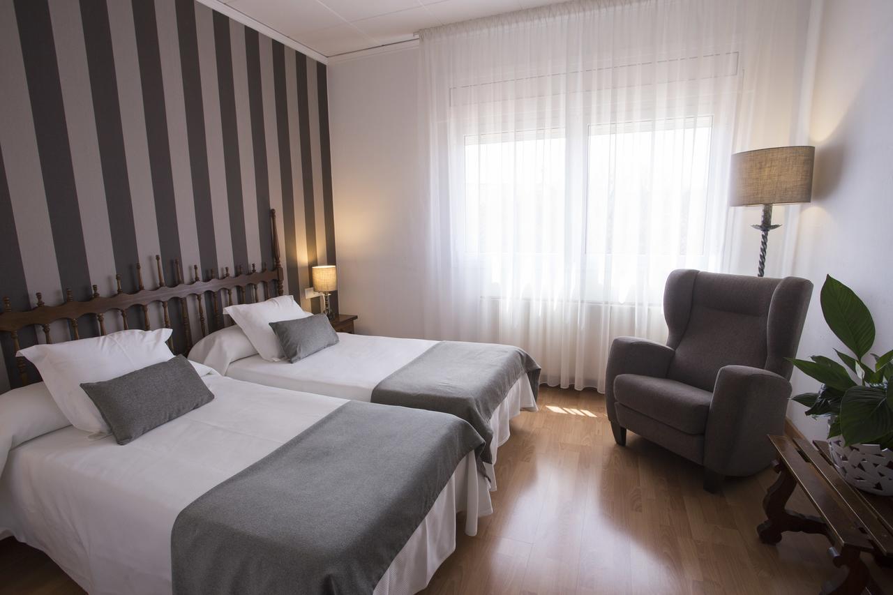Hotel Segle XX Tremp Exterior foto