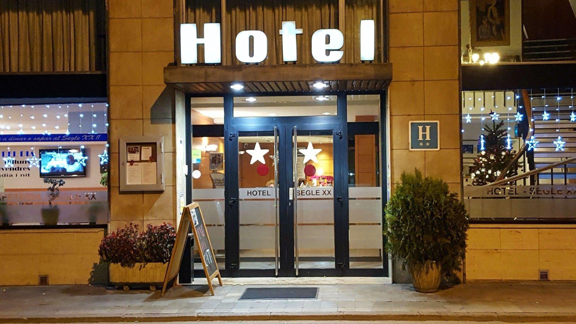 Hotel Segle XX Tremp Exterior foto