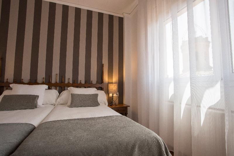 Hotel Segle XX Tremp Exterior foto